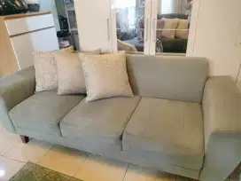 Di jual sofa 3 seater ukuran 212 x 79 x 79