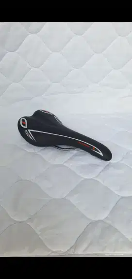 Saddle sepeda lipat road bike pinarello most hitam brompton seli giant