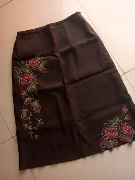 Rok Midi Coklat Motif Bunga - Bisa Nego!