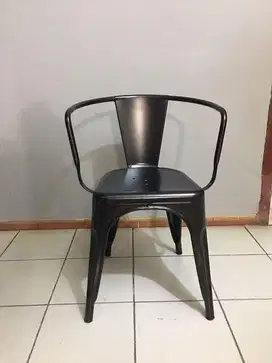 kursi cafe besi hitam
