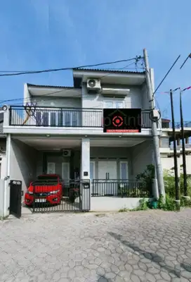 Rumah Bagus Hook 2lantai Gumpang Sukoharjo