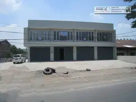 Ruko Pusat Bisnis di Gempol, Pasuruan, Luas Tanah 100m², LB.150m²