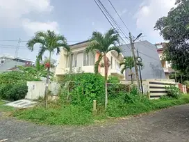 Dijual Rumah Hitung Tanah Kawasan Elit di Araya Malang