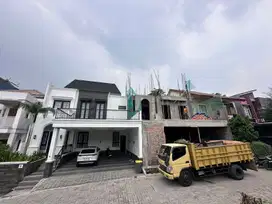 Rumah American Classic Modern LT  210m2 dipinggir jalan besar BISMA