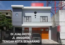 HOTEL TENGAH KOTA JL ANGGREK
