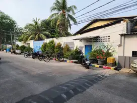 D sewa gudang jembatan tiga