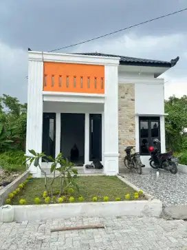 RUMAH MODERN BERNUANSA BALI LOKASI PREMIUM DEKAT MALL MANHATTAN