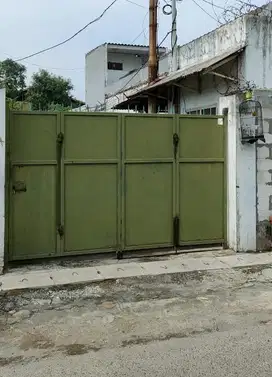 Gudang dan Kantor di Tengah Kota Surabaya