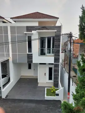 Dijual Rumah New Cluster 2 Lantai Eksklusif lokasi di Jakarta Timur
