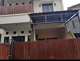 dijual cepat rumah di jl swadaya Jakasampurna Bekasi barat