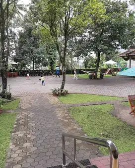 Tanah dan Bangunan Ex. Hotel di Jl. Dr. Setiabudi, Kota Bandung