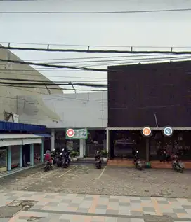 Ruko di jalan raya Perak