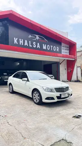 Mercedes Benz C200 CGI / Putih 2012 KM 82 RB