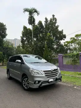 TOYOTA INNOVA G LUX CAPTAIN SEAT AT 2015