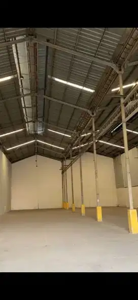 Disewakan gudang gandeng kapuk kamal ada loading dock