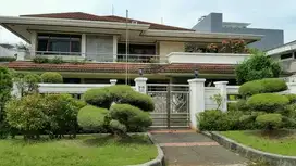 Rumah Taman, 772 m2, bangunan 900 m2 di Ancol Timur