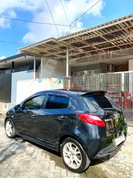 Mazda 2 R AT 2011 Istimewa!