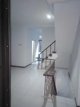 Ruko 5 menit dari mall kelapa gading di gading griya