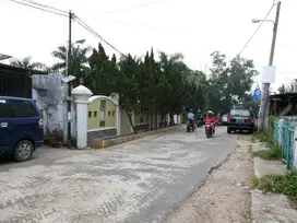 Rumah Kolam Renang dekat Sekolah Kusuma Bangsa