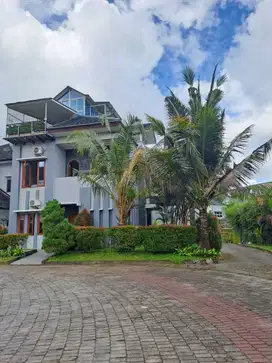 DIJUAL   Hunian di Kompleks Elite The Paradise Palagan - Siap Huni