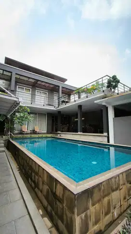 Dijual Rumah Mewah dengan private pool di lokasi strategis Cimanggis