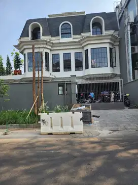 dijual rumah brandnew di Senopati area kebayoran baru