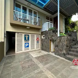 RUMAH DALAM TOWNHOUSE DI LINGKUNGA BERSIH DAN STRATEGIS