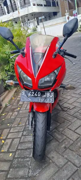 CBR th 2015 surat lengkap plat [ S] 8,250 jt