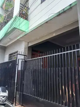 Rumah dan Ruangan usaha siap huni di Tegal Parang Mampang Jaksel