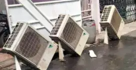 Service ac,bongkar pasang ac,cuci ac,isi freon dll