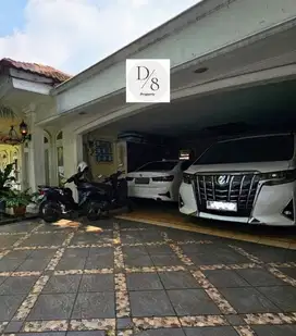Rumah di Kebayoran Baru. LT.534/LB.300. 3BR. 3Bath. Harga 80 juta / m2