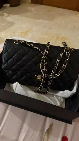Tas CHANEL caviar medium GHW