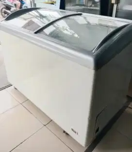 Di jual freezer box sleding siap pakai..