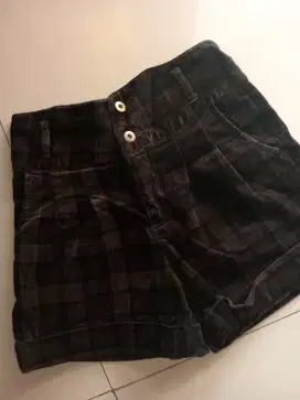 Celana Pendek Corduroy Cokelat Kotak Vintage Look - Bisa Nego!