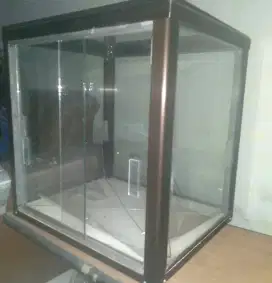 Dijual etalase kaca