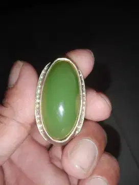 Batu opsi ijo pucuk daun pisang