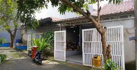 Dijual Rumah Asri posisi Hoek di Mahkota Simprug Larangan Ciledug