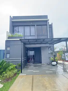 RUMAH MEWAH 2 LANTAI DI POROS METRO TANJUNG BUNGA DEKAT MALL TRANS