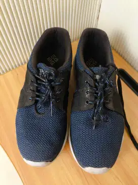 Sepatu Olahraga Ukuran 42 Warna Navy