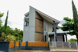 dijual rumah murah 2 lantai  di Jatihandap 950 juta komplek GMP