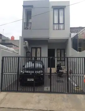 Rumah Minimalis 2 Lantai Relatif Baru Di Kelapa Gading