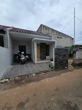 Rumah SHM siap huni Cipayung