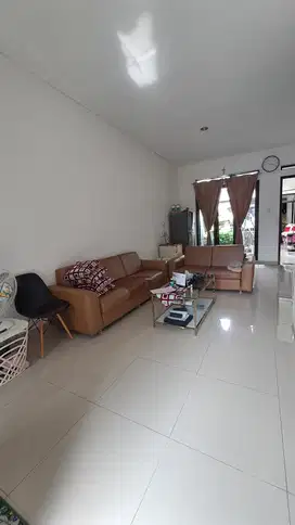Dijual rumah 1 lantai terawat siap huni di komplek Batununggal Indah