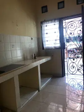 DIJUAL RUMAH TERAWAT VILLA MELATI MAS