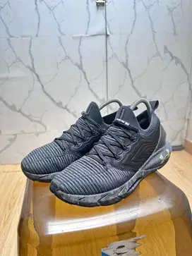 Sepatu Under Armor UA HOVR Phantom 2 Intelliknit Black 100% Original