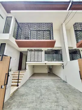 TownHouse 3 Lantai, Kemang