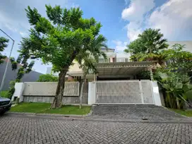 Jual /Sewa Rumah Modern Mewah Graha Famili di  Surabaya Barat
