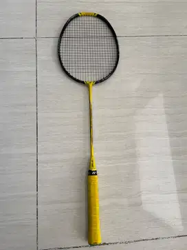 Raket yonex nanoflare 1000 zz