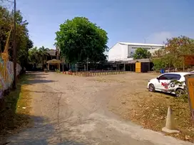 Tanah + bangunan langka di jln A.Yani Sby