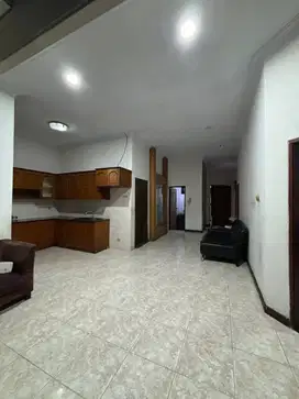 Rumah Duri Kepa Tanjung Duren 6 kamar tidur furnished rapi